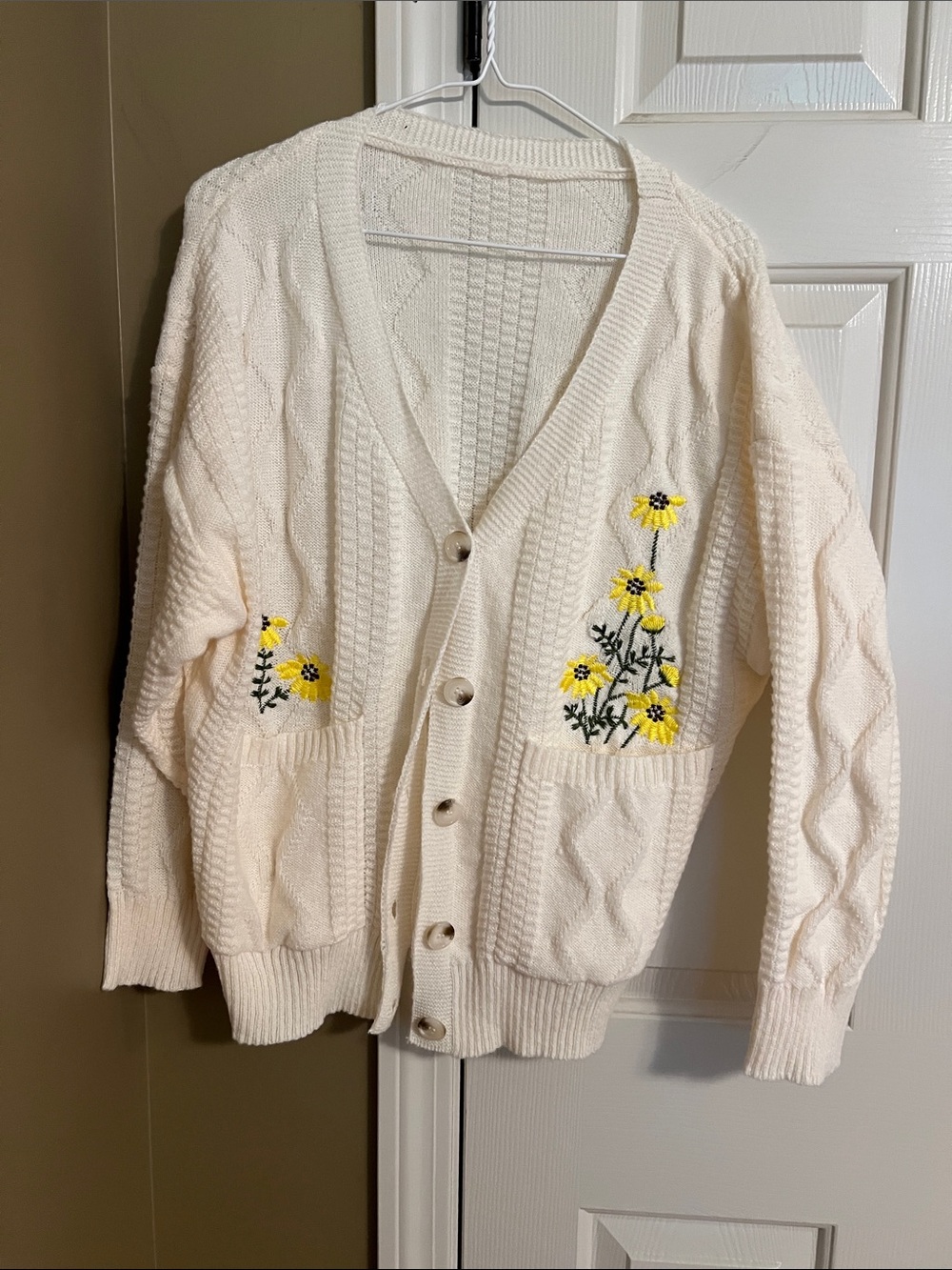 Source Unknown Cream Cable Knit Cardigan with Yellow Floral Embroidery